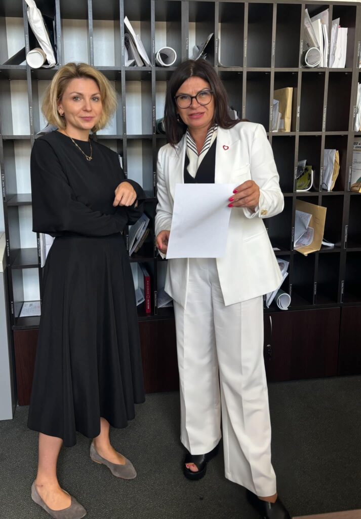 Iwona Karolewska Monika Rossa powołują zespół parlamentarny ds prewencji suicydalnej