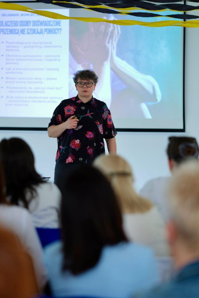 Stop Przemocy: Wiedza, Wsparcie, Działanie